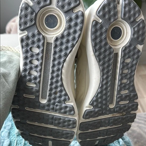 Under Armour Cream Athletic Sneakers - Picture 3 of 4